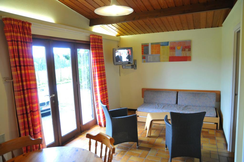 Village De Vacances De Vencimont Vonêche Oda fotoğraf